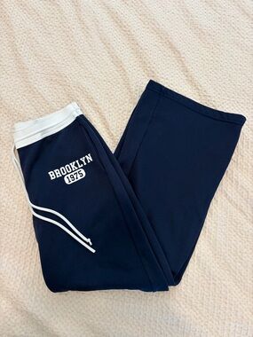 Navy 'Brooklyn 1975' sweats